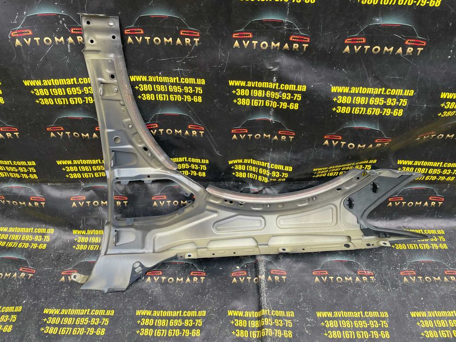 Крило праве Audi E-Tron оригінал Audi Etron 4KE821022C