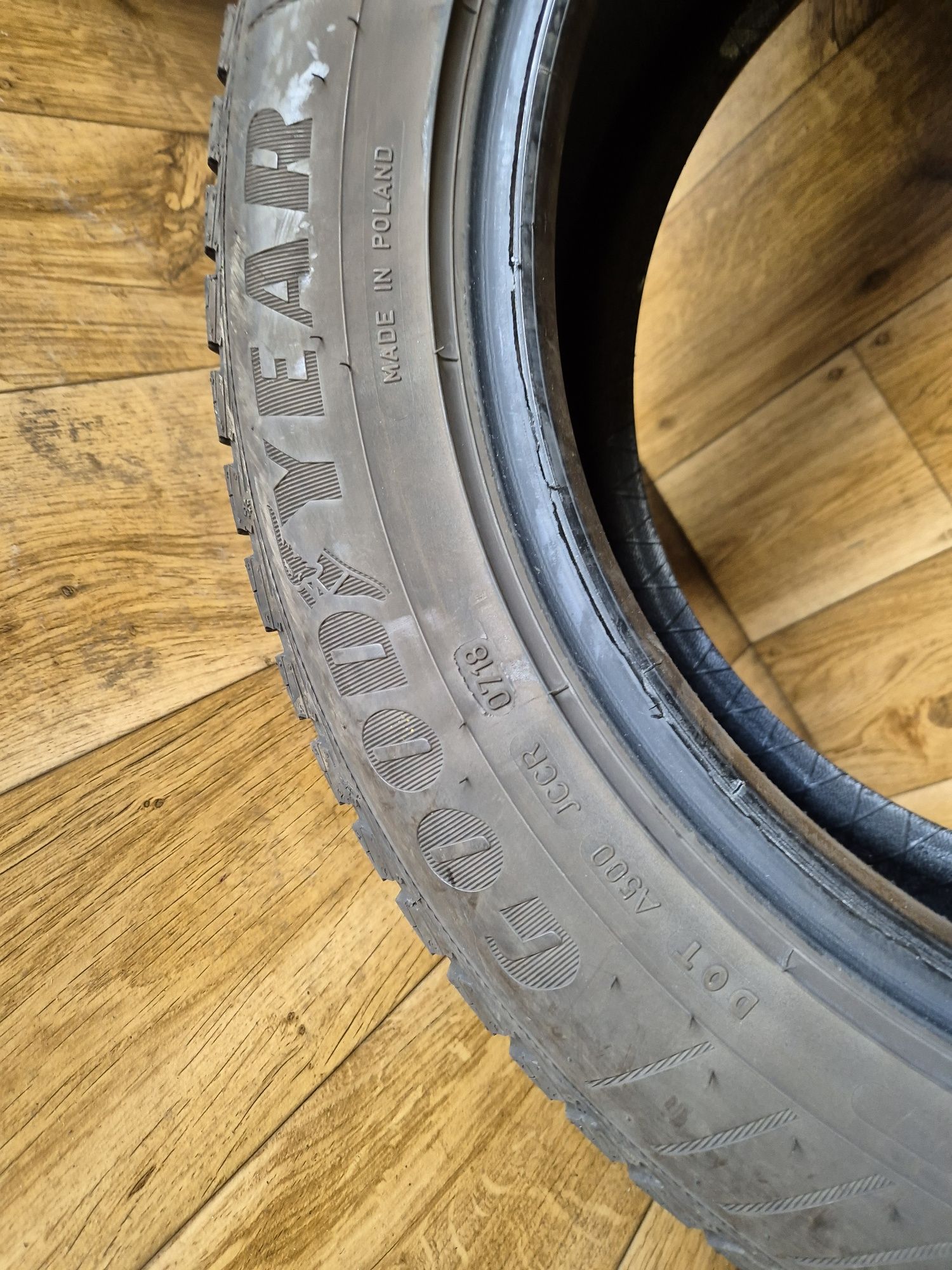 225/55/18 Good Year para zima 7mm stan bdb