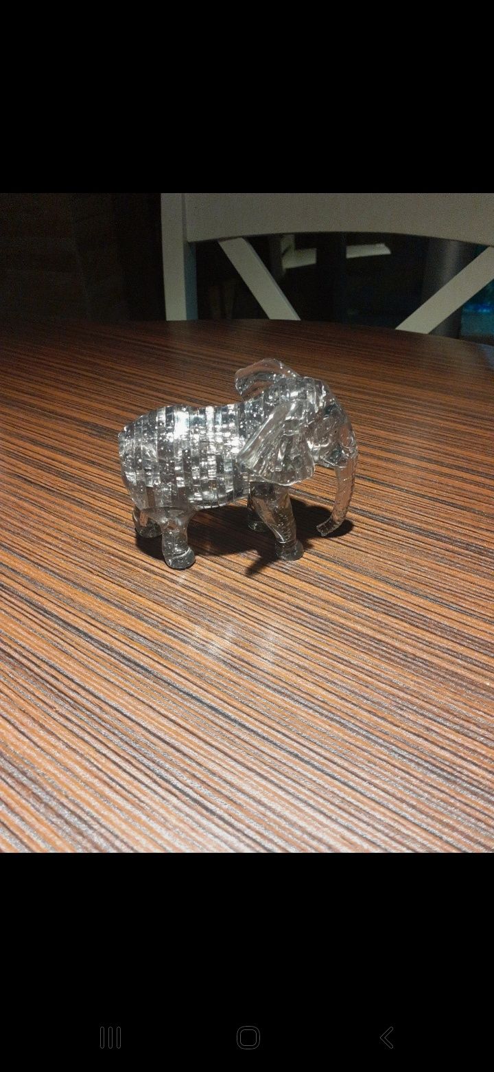 Szary słoń z puzzli 3D