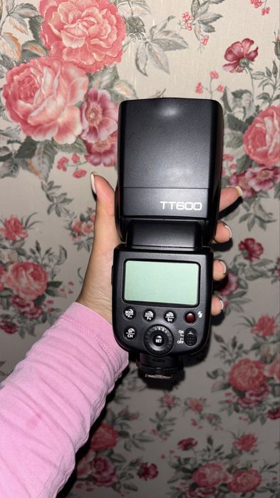 Продам спалах godox TT600