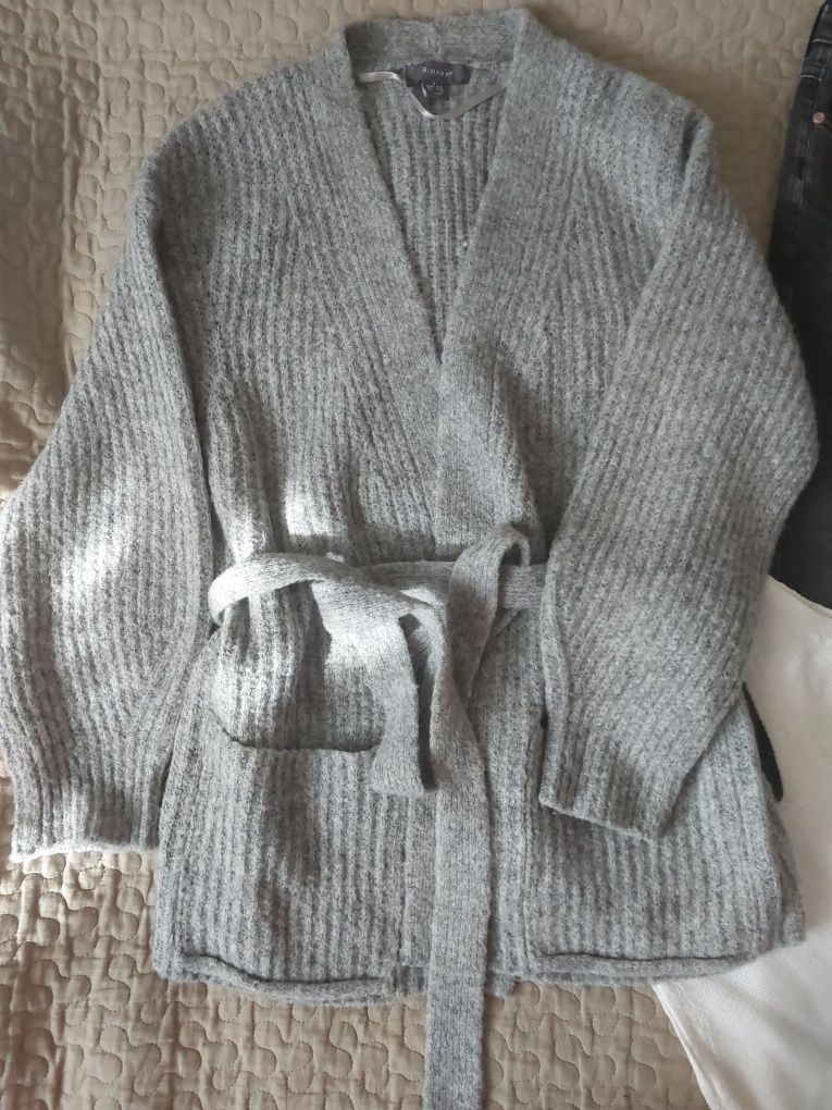 Пакет жіночого одягу розмір М кардиган джинси светр рубашка взуття