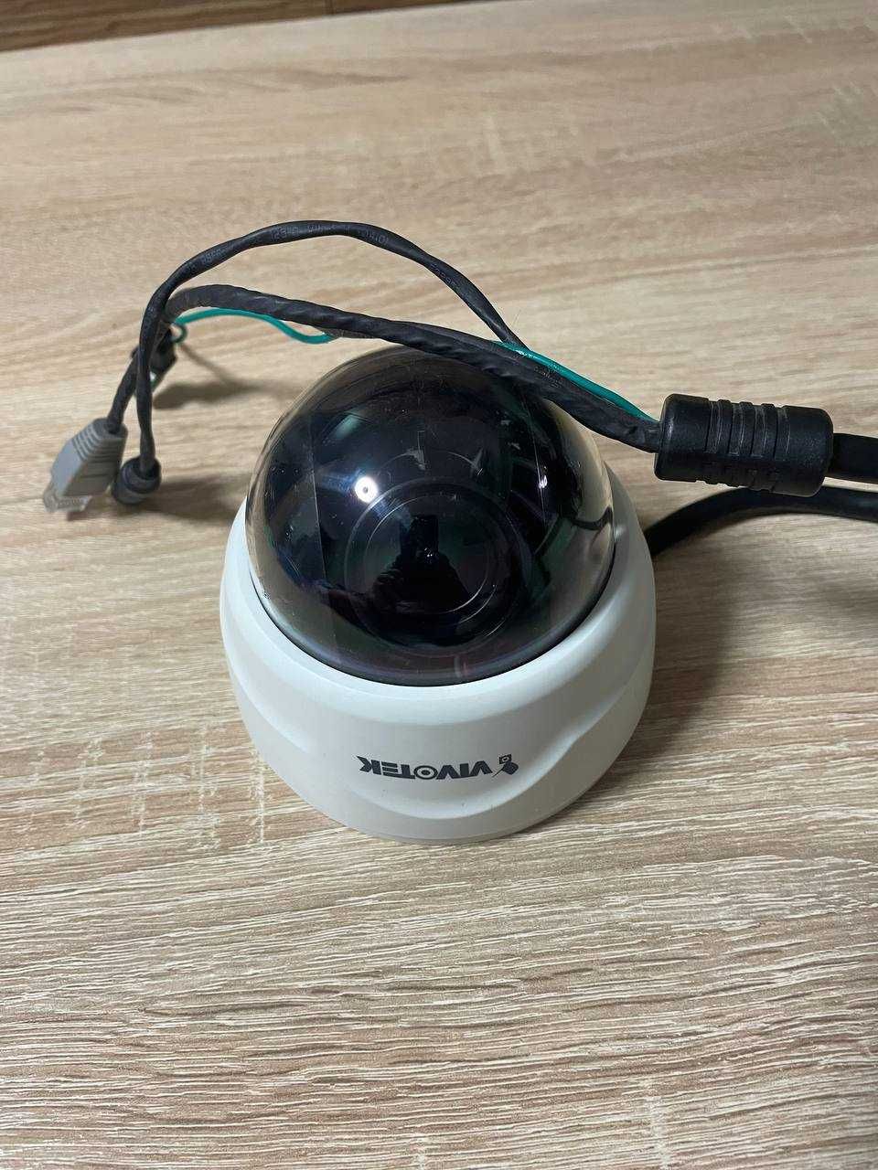 IP відеокамера купольна Vivotek FD8131
