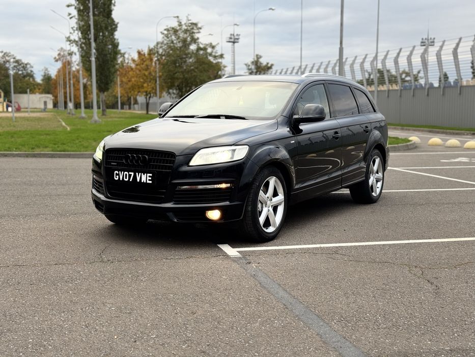 AUDI Q7-S-line, 3.0 TDl-2008 год,7 Мест, QUATTRO.Правый Руль !