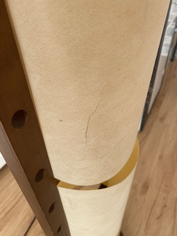 Lampka stojąca z żarówkami