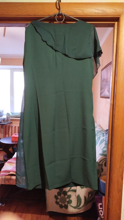 Платье новое, ни разу не носилось