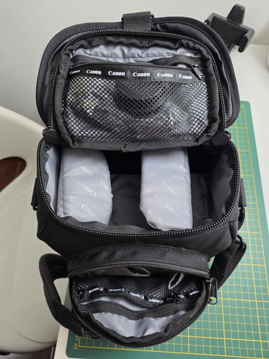 Canon EOS 1100D + bolsa + tripés