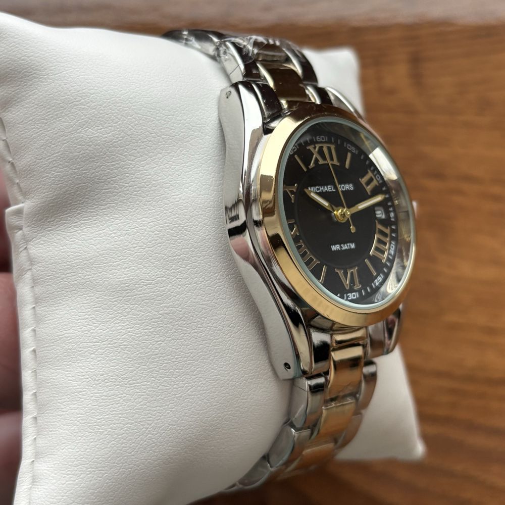 Жіночий годинник Michael Kors комбінованого кольору | чорний циферблат