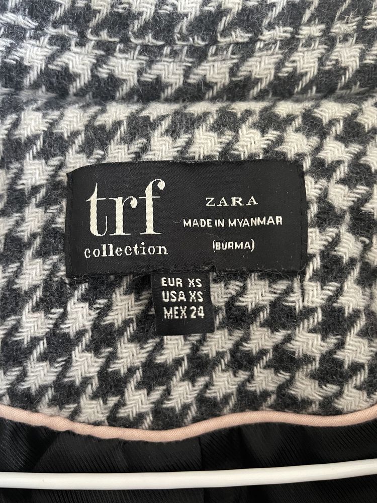 Пальто Zara тепле