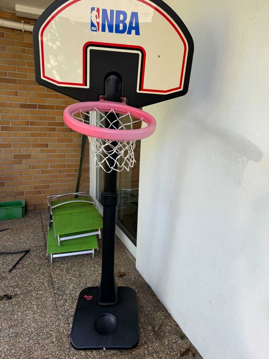 Tabela de basquete de criança ajustável com base