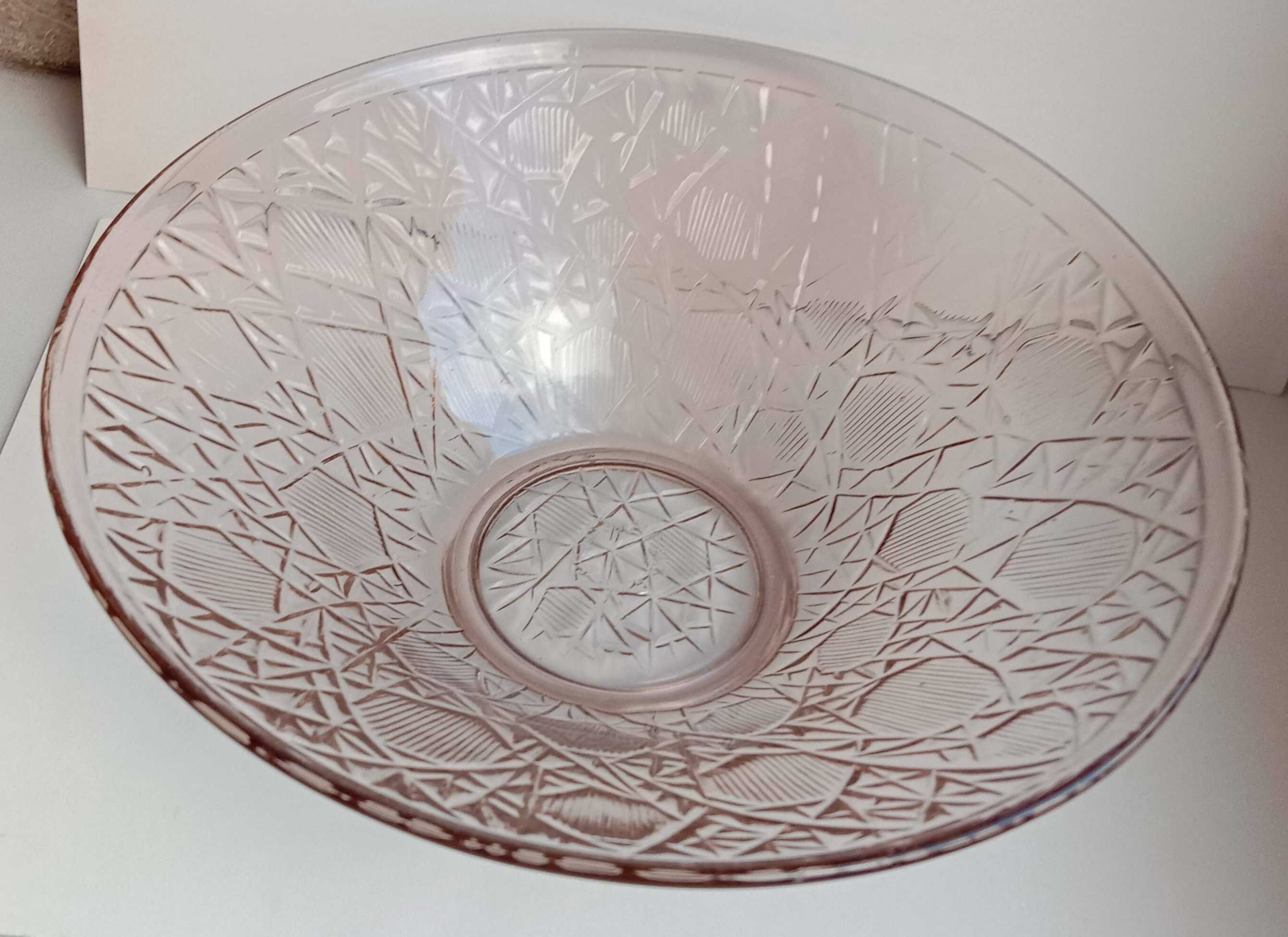 Тарелка салатник конфетница. Розовое стекло. Посуда СССР, 70-е годы.