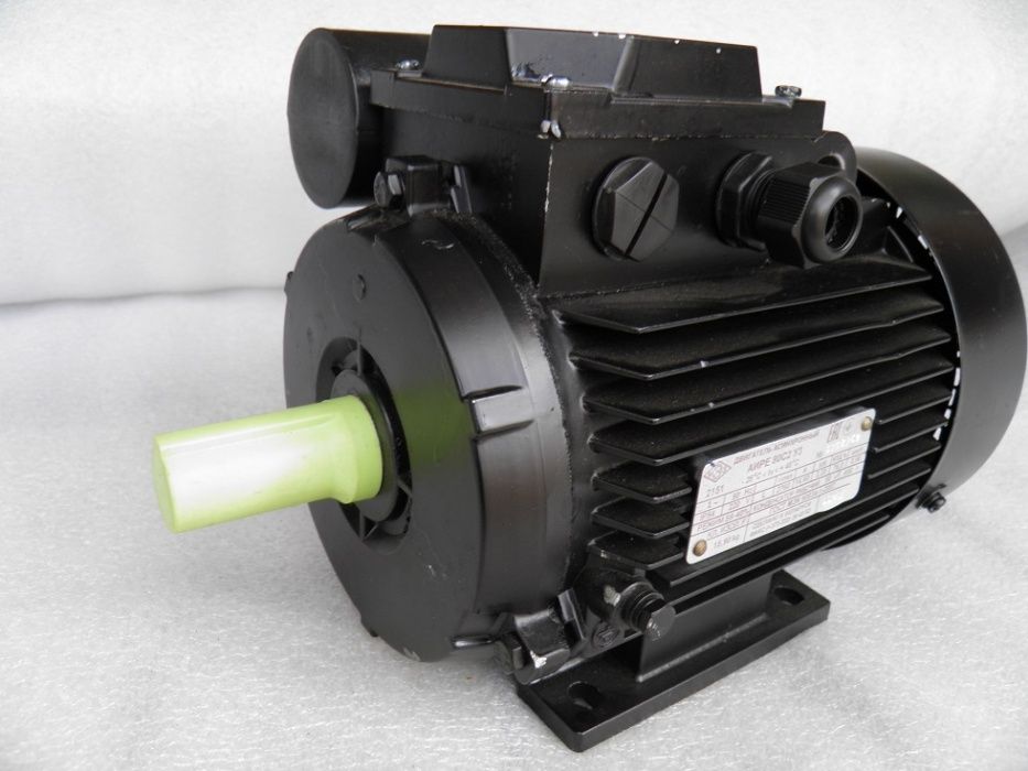Электродвигатель однофазный 2.2кВт,3 кВт.4кВт 1.1,0.75,220В,3000-1500