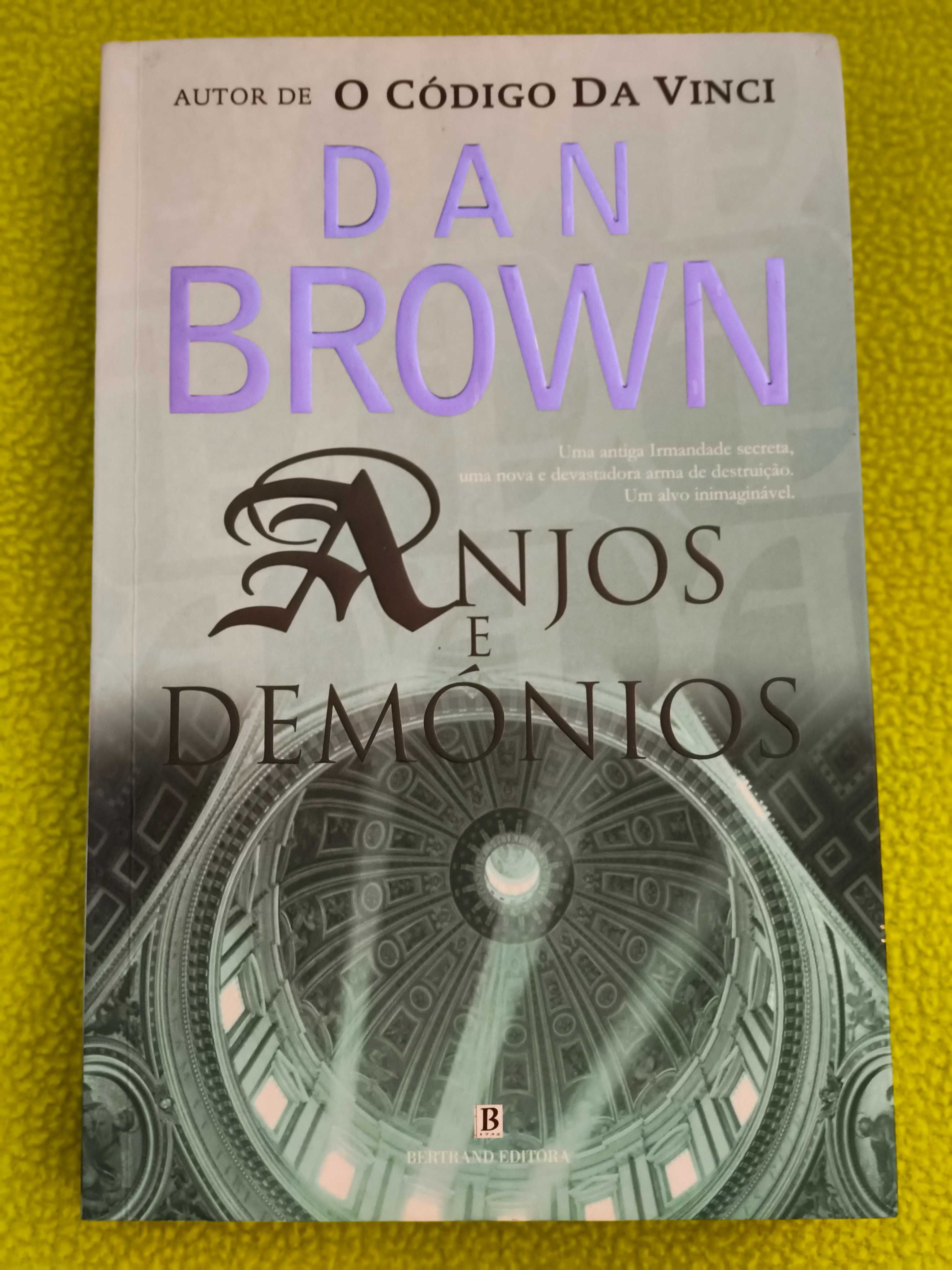 Anjos e Demónios – Dan Brown