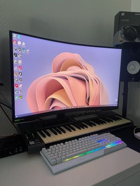 Ігровий Монітор Samsung Odyssey G7 C32G75TQSI