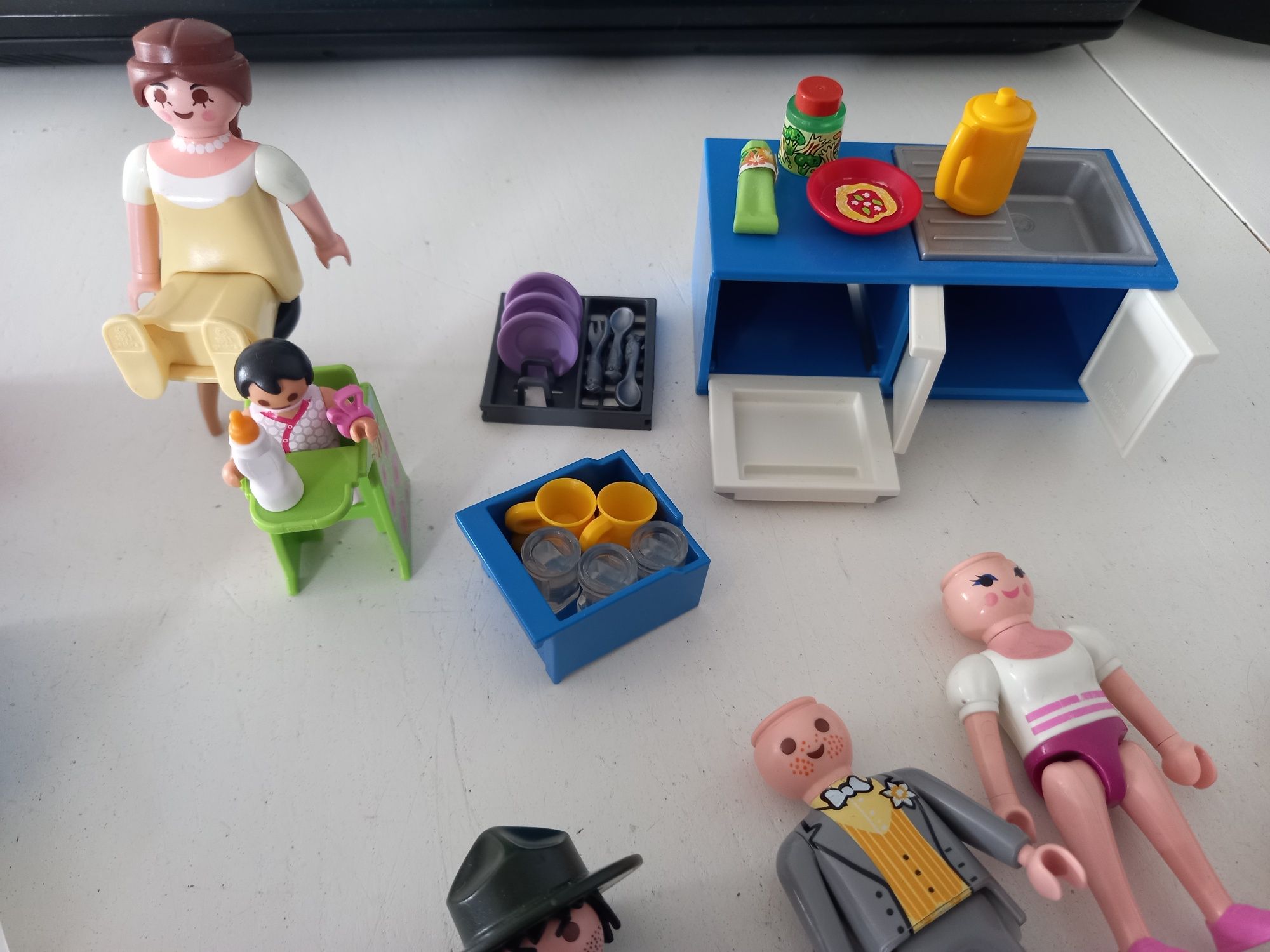 Playmobile zestaw kuchnia ludziki krzesla