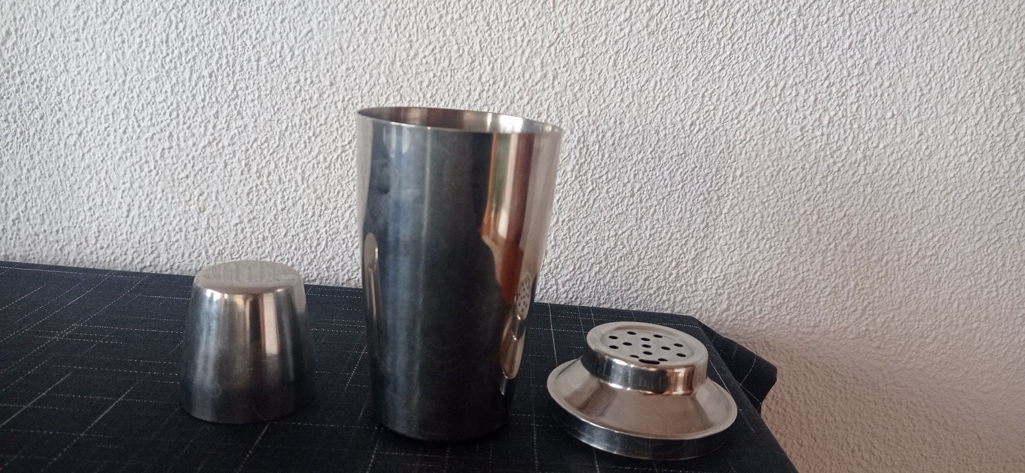 Shaker para fazer bebidas