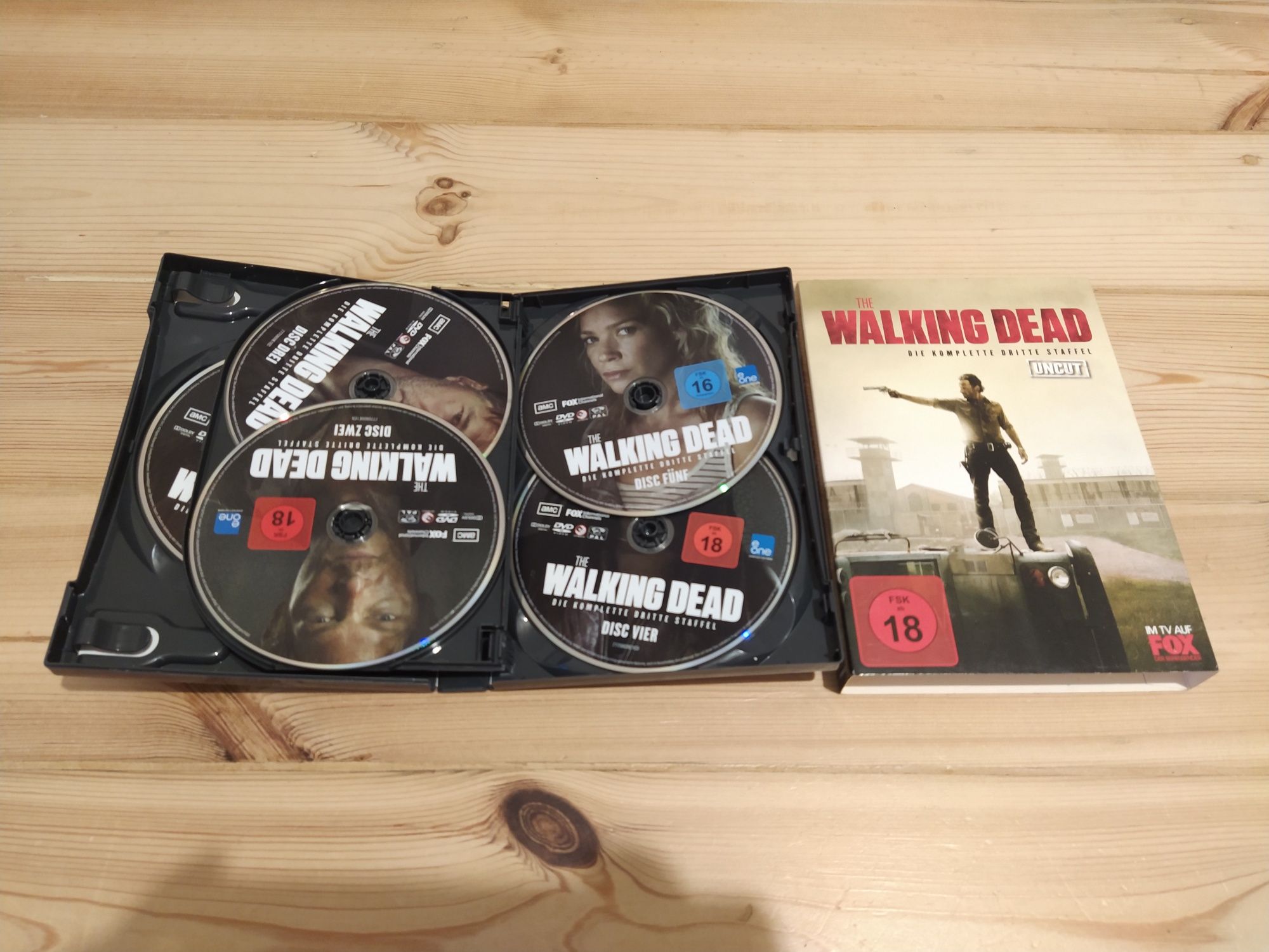 Cztery sezony dvd The Walking Dead języki niemiecki i angielski