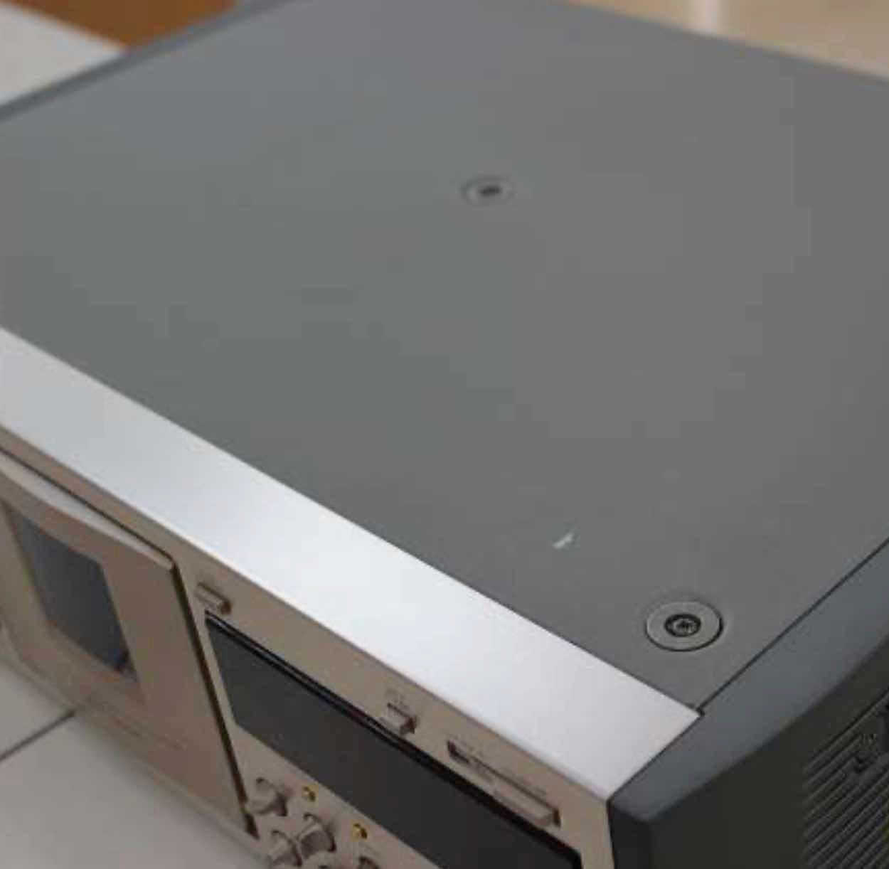 Касетна дека TEAC V-7000