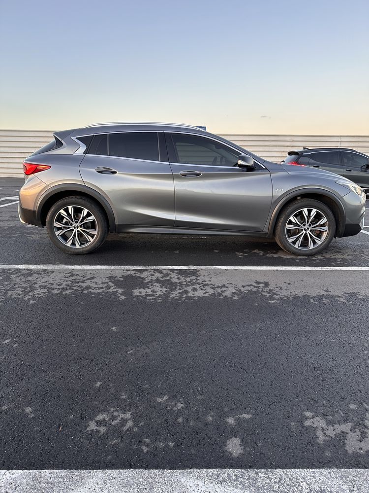 Infiniti QX30 AWD 2017