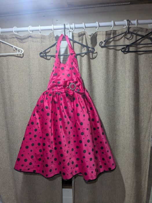 Продам бальні сукні