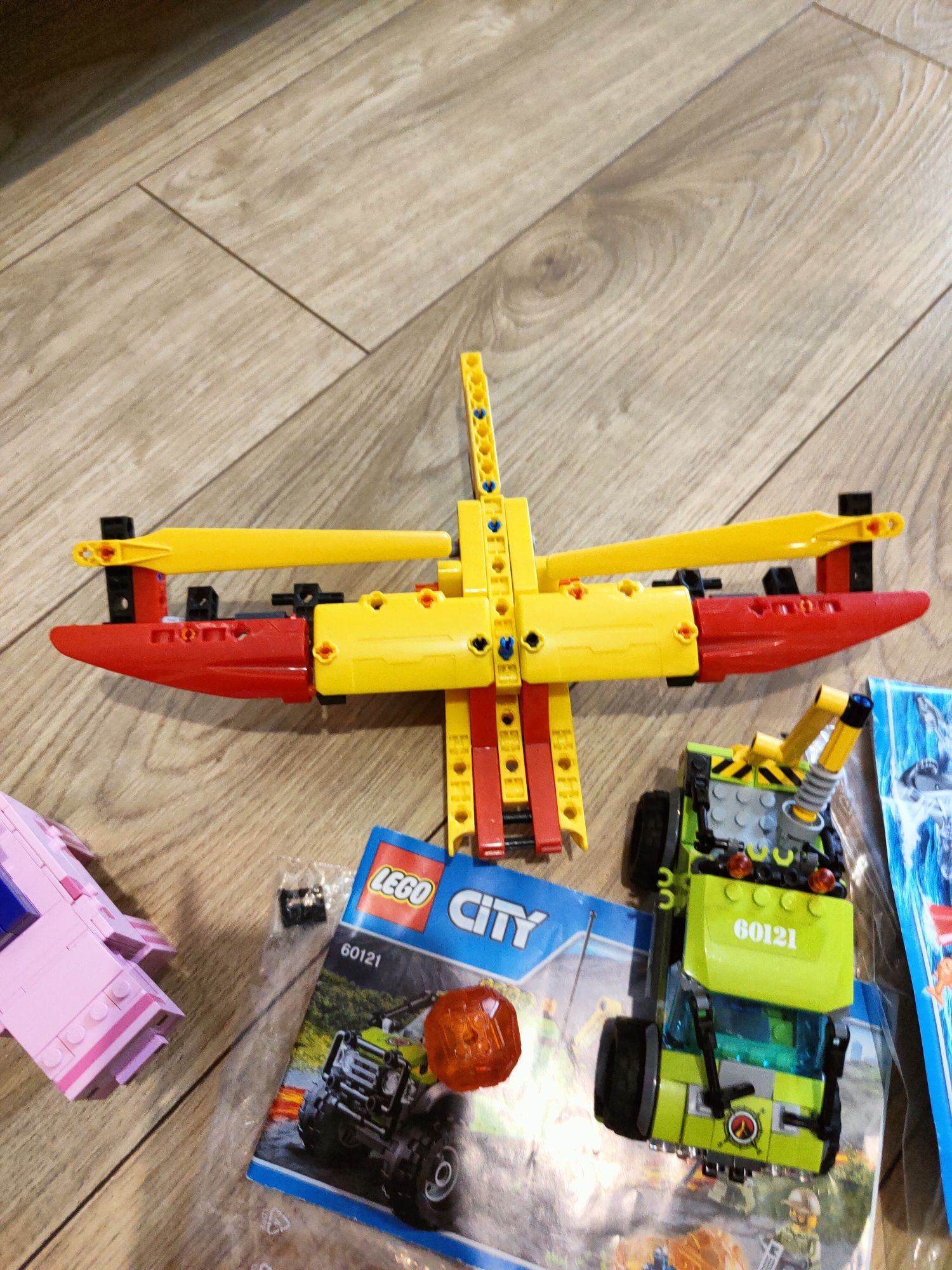 komplet 110 zł LEGO 60121, 60147, 70628 komplet