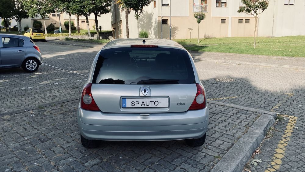 Renault Clio 2004