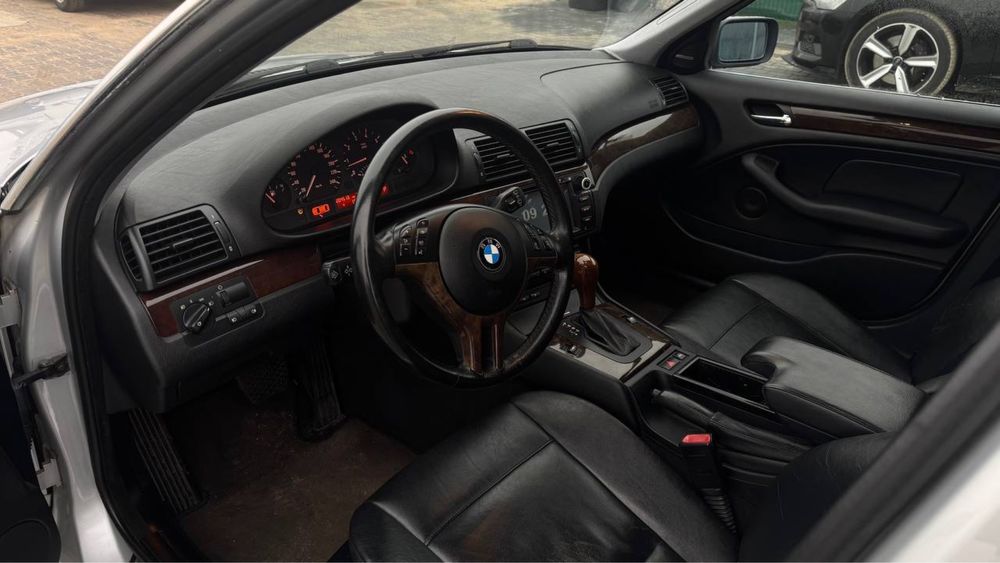 BMW 3 E-46  2.2 Benz  2002