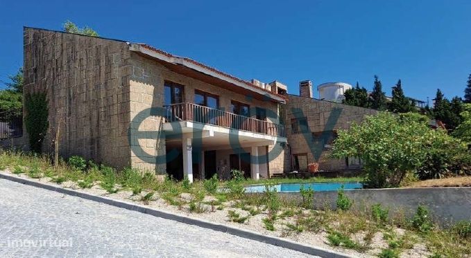 Moradia Unifamiliar com Piscina em Azurém, Guimarães – Próxima da Univ