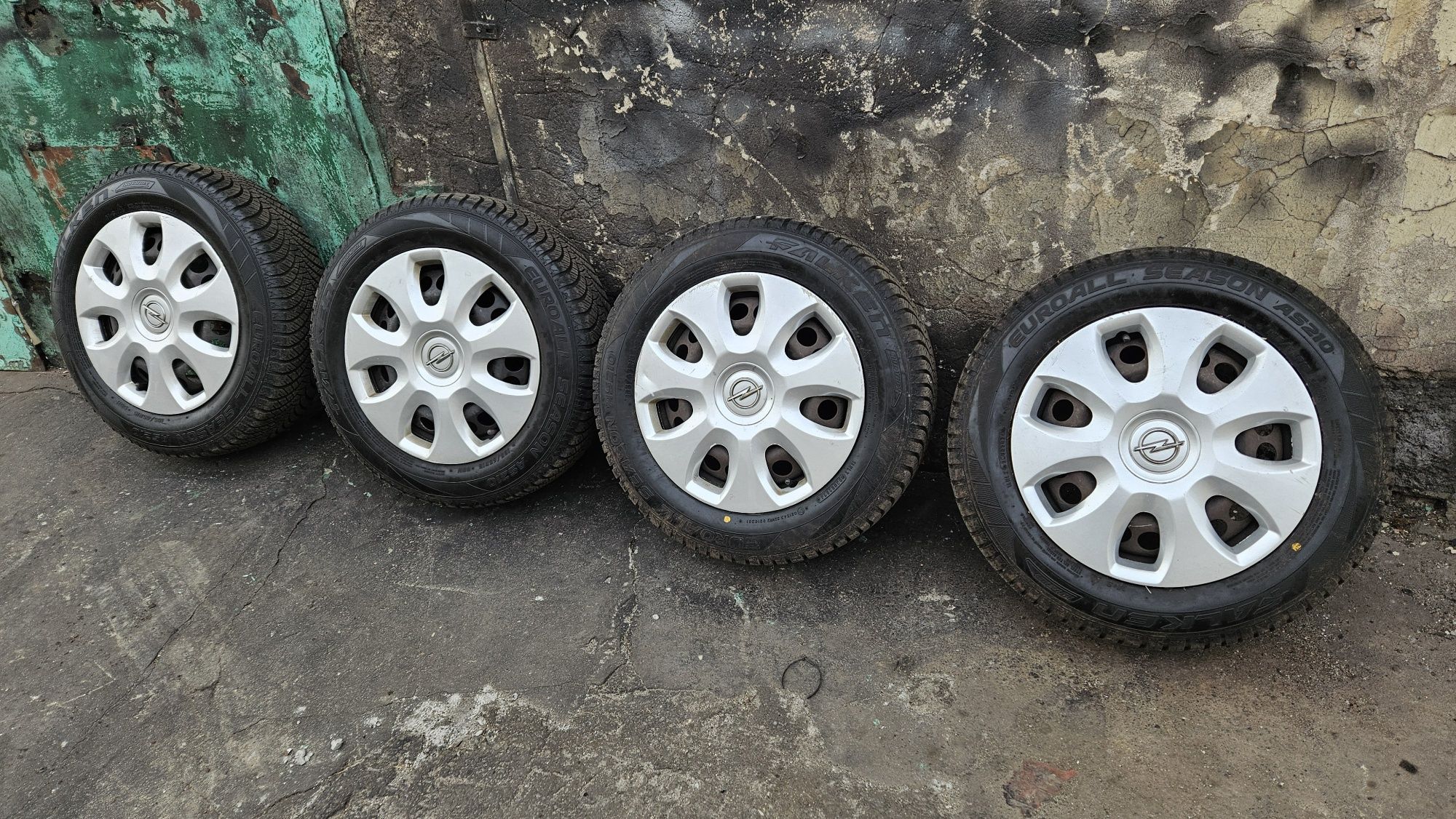 Koła nowe opony 185/65/15 zima zimowe 2024r 4x100 et39 opel corsa d