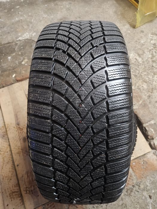 Komplet opon zimowych bridgestone 235/45/18