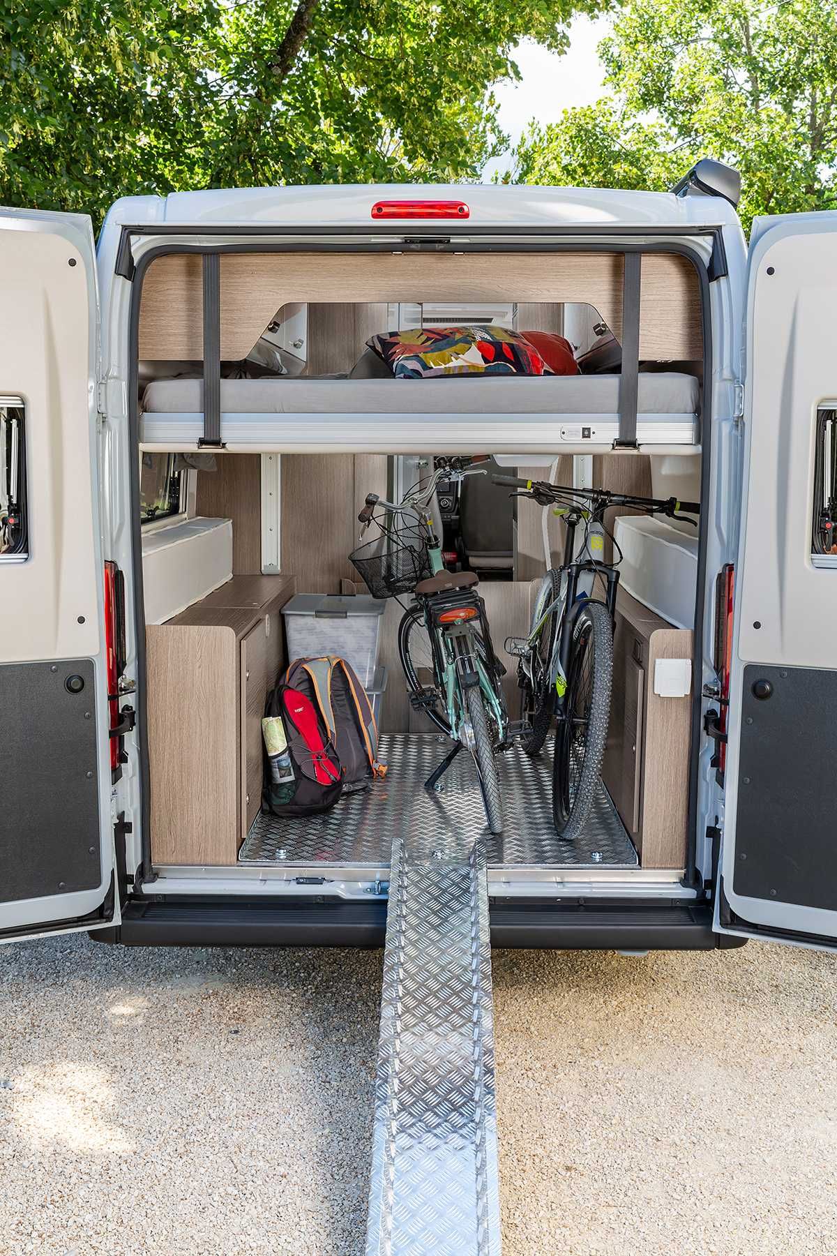 Kamper VAN wynajem Chausson V690 VIP Campervan