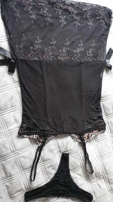 Komplet seksownej bielizny koszulka + strngi rozmiar L/XL