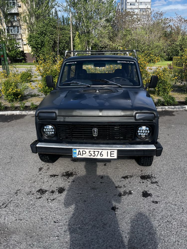Продам ВАЗ 2121 на полном ходу.