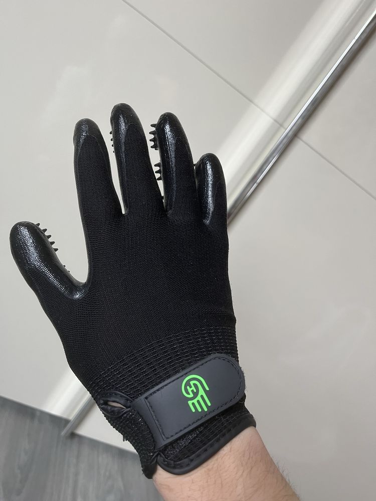 Рукавиці Handson для вичісування шерсті тварин