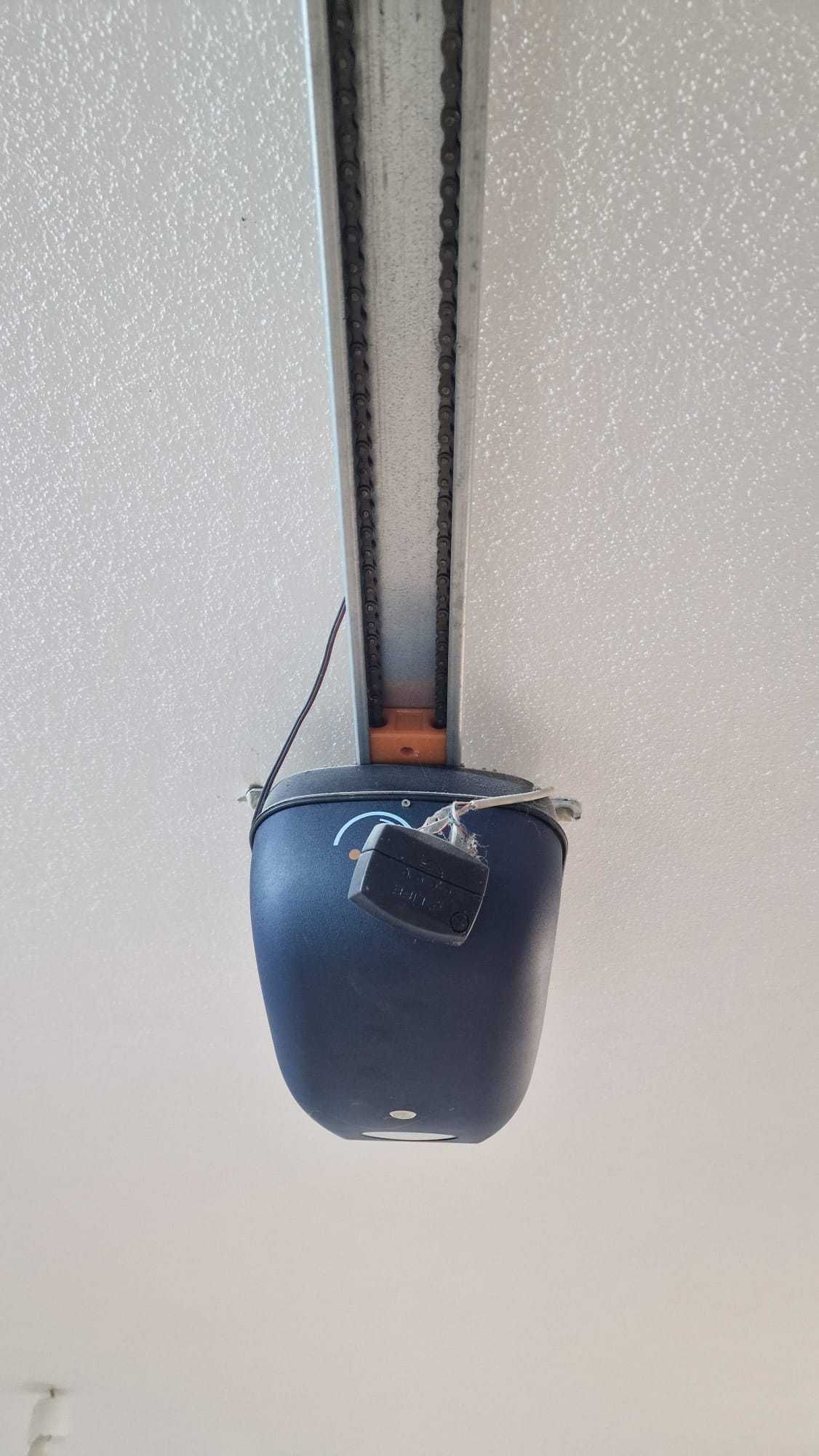 Portão de garagem seccionado automático