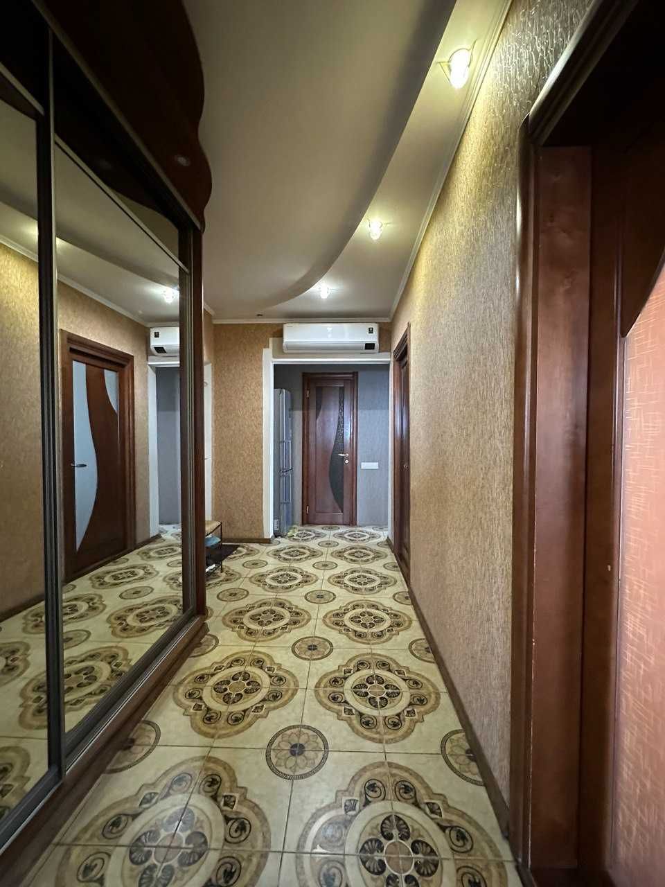 Продам укомплектовану 3 кімнатну кв-ру на Добровольського!