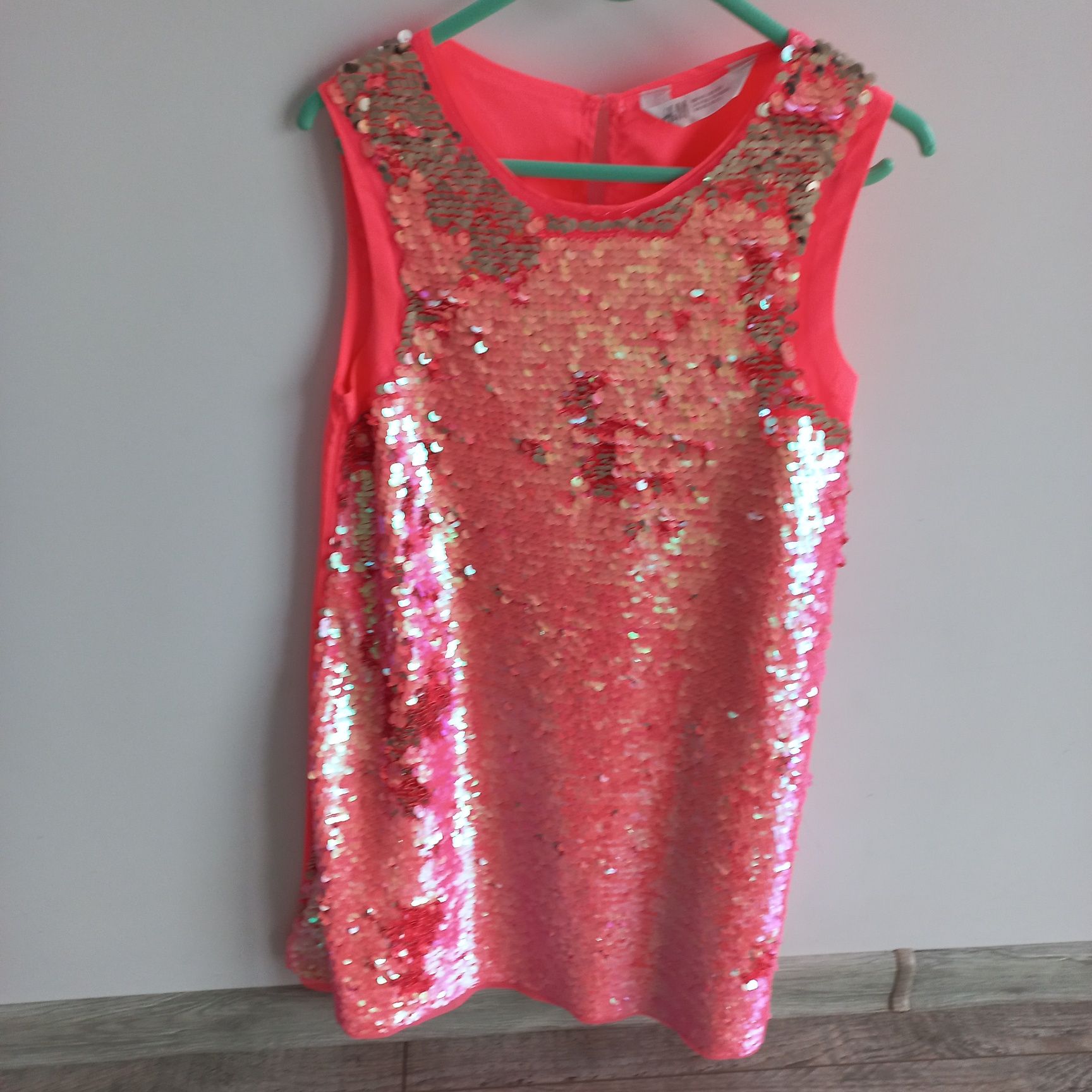 Sukienka cekinowa firmy H&M r.140  9-10 lat