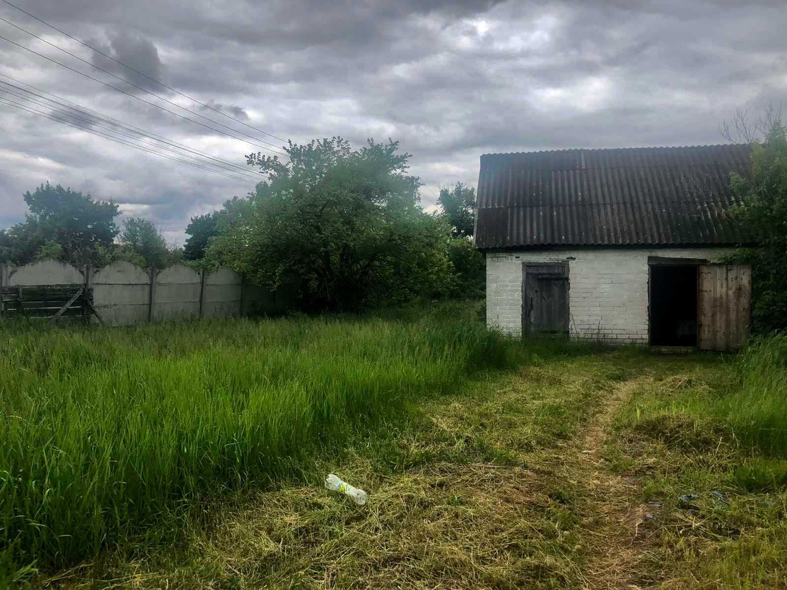 Продам дом с большим участком в центре села Воропаев. Центр.