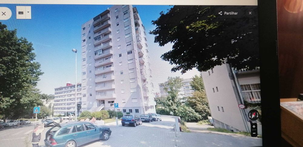 Garagem com 40m2, central
