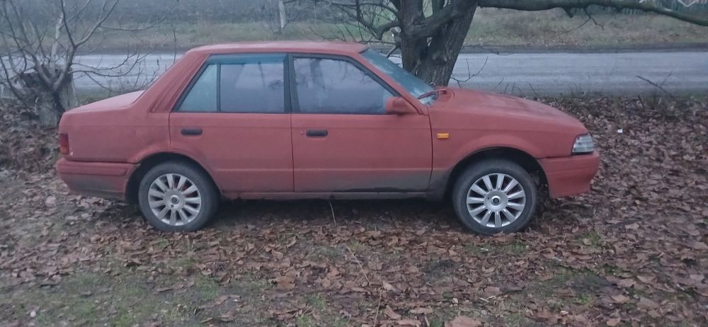 Продам мазду 323