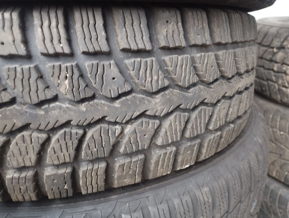 Комплект зимних шин 175/70 R-13