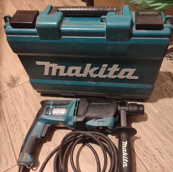 Młotowiertarka Makita HR2630, 800W Wiertarka udarowa Walizka
