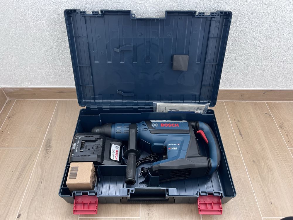 Перфоратор акумуляторний Bosch Professional GBH18V-45C Profactor