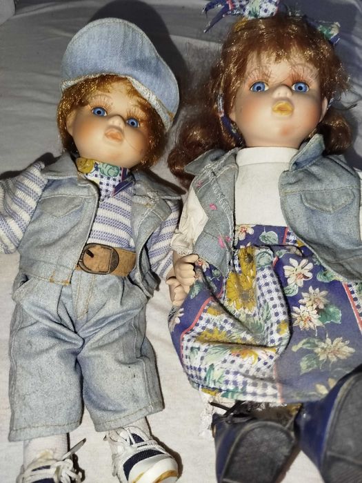 Dwie stare lalki