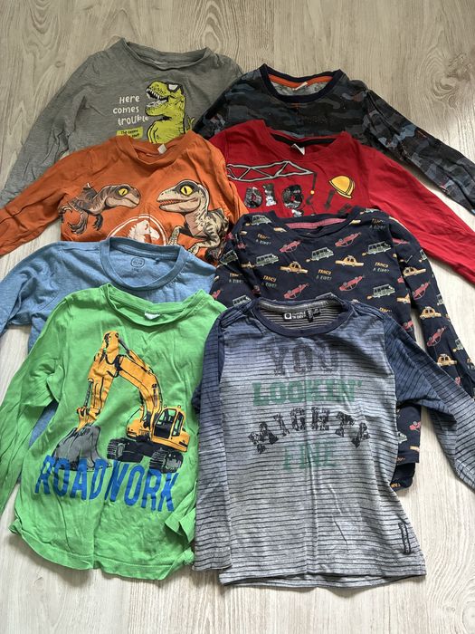 Paka ubrań i bluz na 104