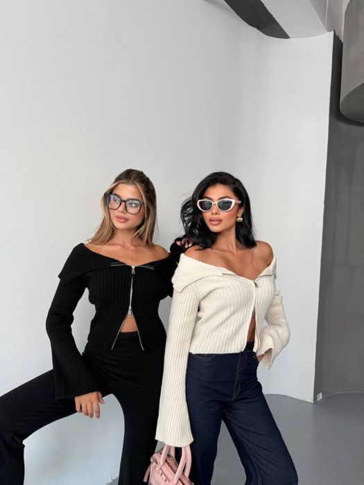 Светр на блискавці з опущеними плечима