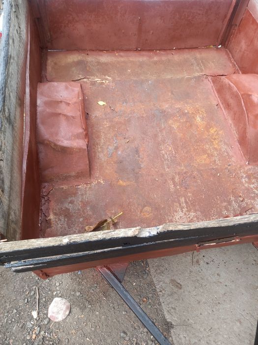 Продам прицеп на полном ходу