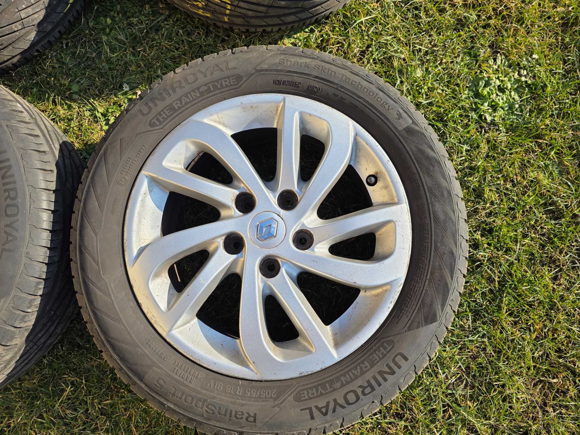 205  55  16 RENAULT MEGANE 3  5x114,3