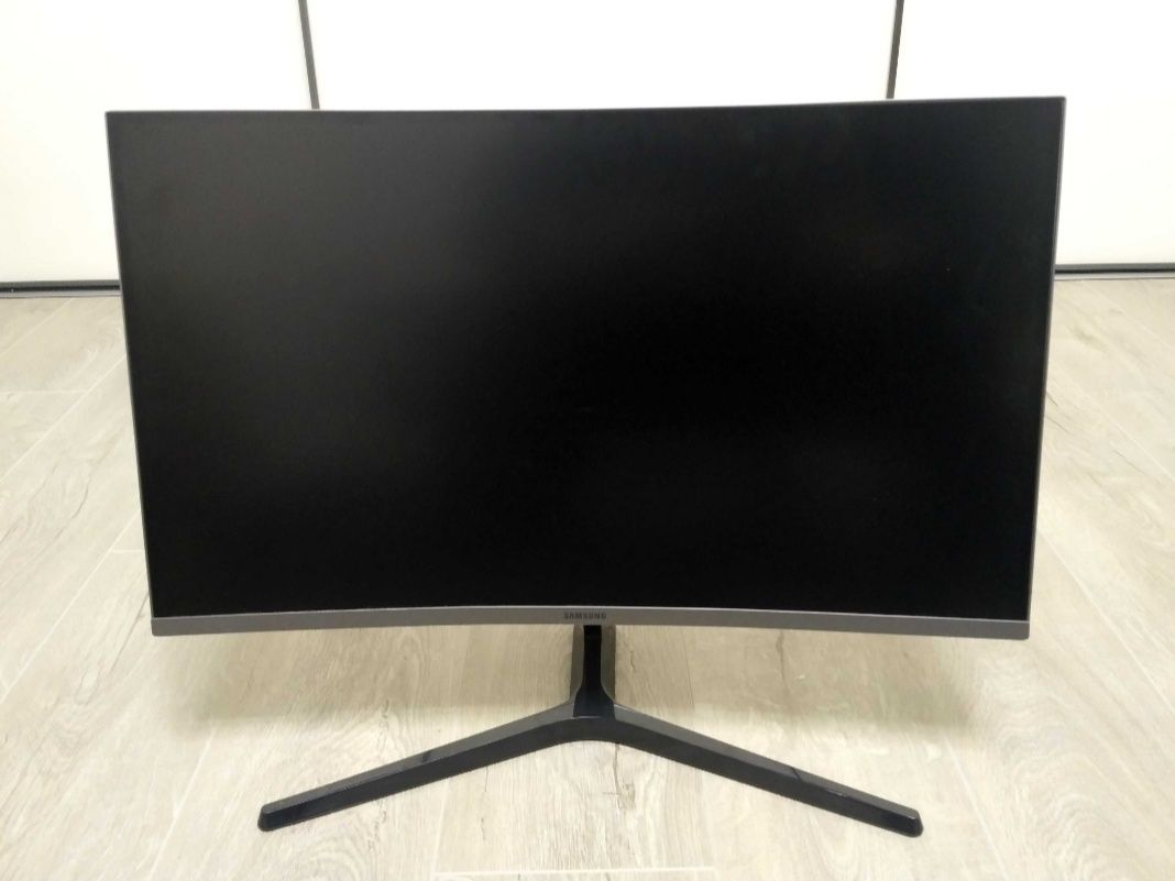 Монітор samsung lc32hg70qqi на запчастини відновлення