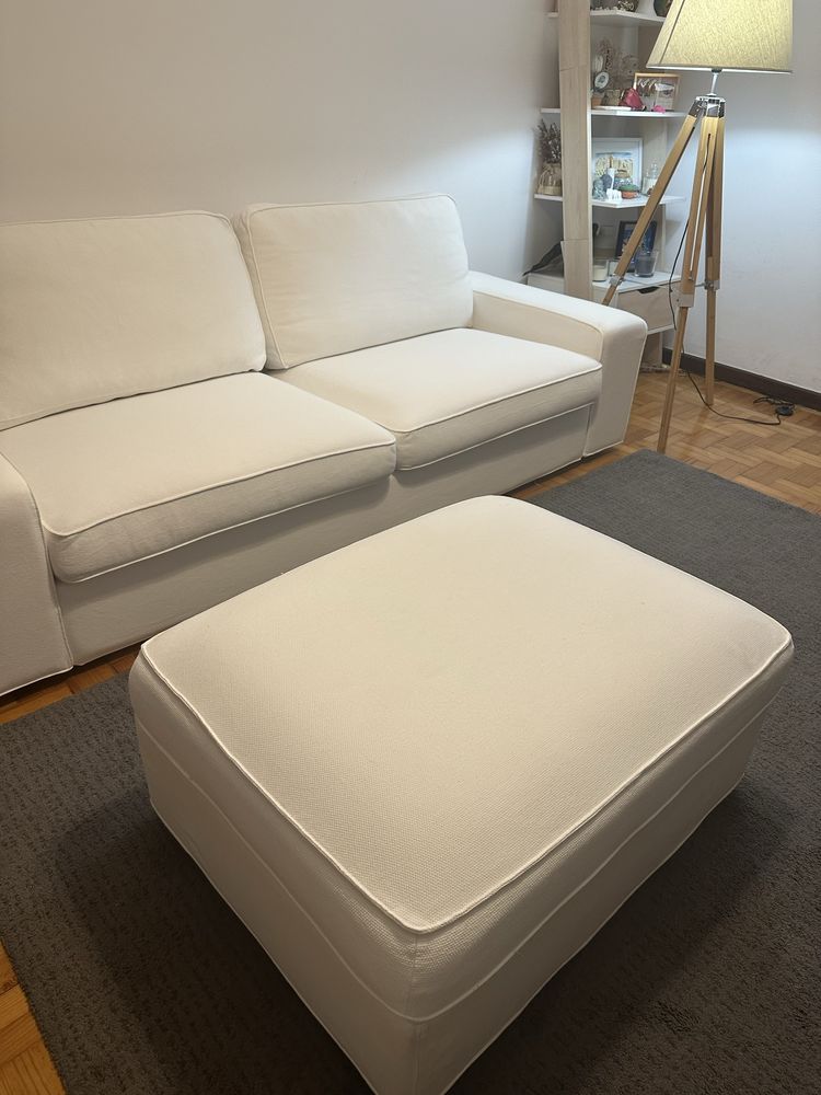 Sofá Kivik - Ikea e pousa pés