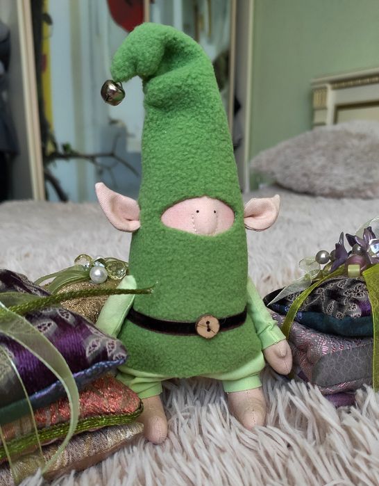 Єльф.Різдвяний декор.